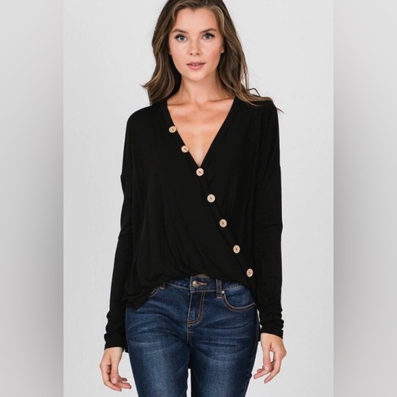 NWT Unique Black Long Sleeve Tee with diagonal Buttons Down front, Size Medium - Picture 2 of 3